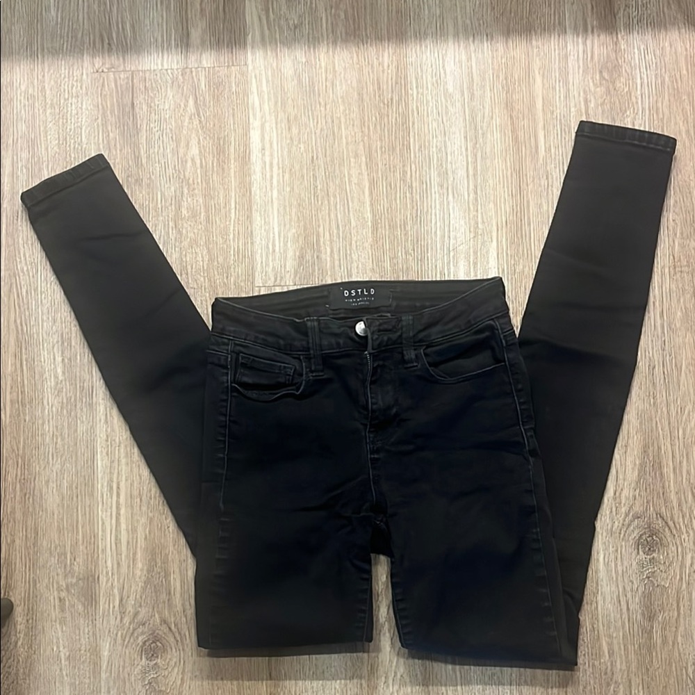 DSTLD Black Skinny Jeans with Stretchy Fit